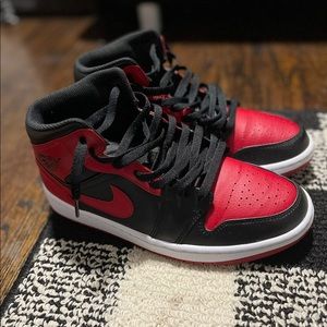 Jordan 1 banned mid size 9